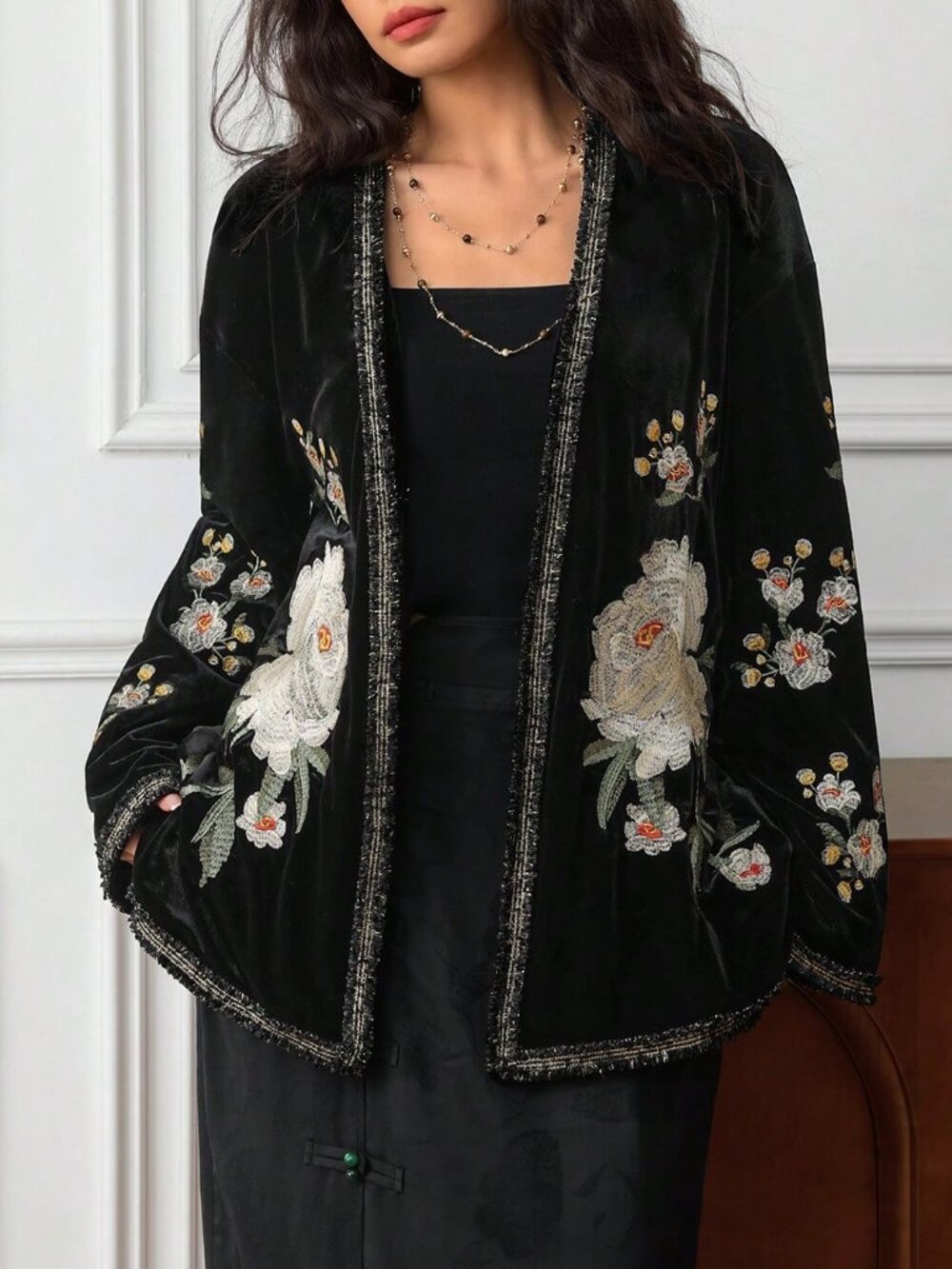 Black Chic Women's Embroidered Floral long Sleeve Jacket - Picture 5 of 8